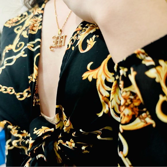 paved Inicial M Gold Necklace - Picture 4 of 7